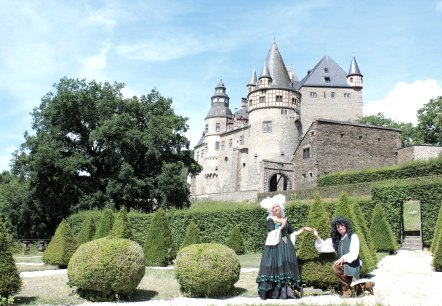 Stationentheater auf Schloss Bürresheim Stationentheater auf Schloss Bürresheim