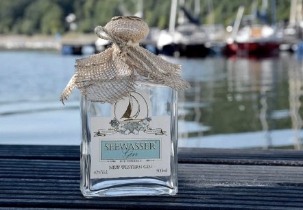 Rurland meer water jenever, © Gentle Water Company Rurland meer water jenever, © Gentle Water Company