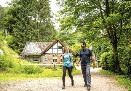 Wanderung vorbei an der Ölmühle, © Eifel Tourismus GmbH, Dominik Ketz Wanderung vorbei an der Ölmühle, © Eifel Tourismus GmbH, Dominik Ketz