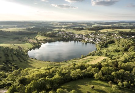 Schalkenmehrener Maar von oben Schalkenmehrener Maar von oben