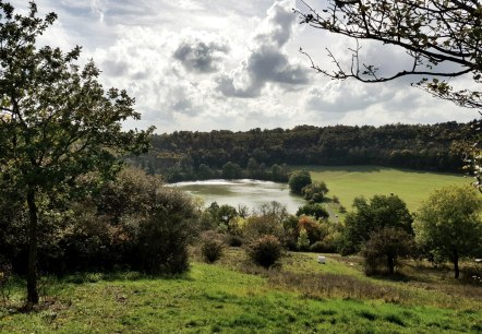 Immerather Maar im Sommer, © GesundLand Vulkaneifel Immerather Maar im Sommer, © GesundLand Vulkaneifel