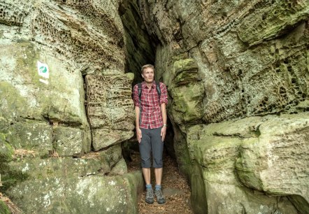 Het wordt krap in de Mandrackpassage bij Felsenweg 3, © Eifel Tourismus GmbH, D. Ketz Het wordt krap in de Mandrackpassage bij Felsenweg 3, © Eifel Tourismus GmbH, D. Ketz