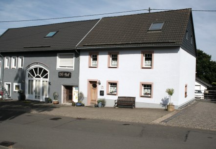 Hausfront Hausfront