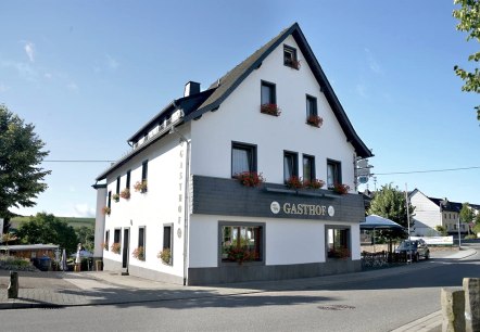 Gasthof Zur Quelle Boos Frontansicht, © Gasthof "Zur Quelle" Gasthof Zur Quelle Boos Frontansicht, © Gasthof "Zur Quelle"