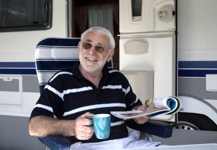 Urlauber auf dem Wohnmobilstellplatz, © Jörg Lantelme Urlauber auf dem Wohnmobilstellplatz, © Jörg Lantelme