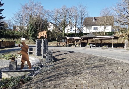 Dorfplatz "De Bue" in Kirchwald, © Foto: Svenja Schulze-Entrup, Quelle: Touristik-Büro Vordereifel Dorfplatz "De Bue" in Kirchwald, © Foto: Svenja Schulze-Entrup, Quelle: Touristik-Büro Vordereifel