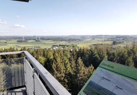 Eifel-Blick Weinsheim "Zur Hardt" Aussichtsturm, © Tourist-Information Prümer Land Eifel-Blick Weinsheim "Zur Hardt" Aussichtsturm, © Tourist-Information Prümer Land