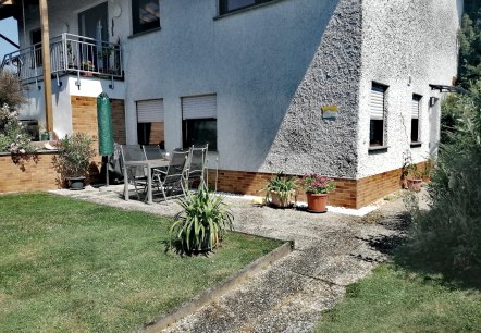 grande terrasse ensoleillée avec possibilité de barbecue grande terrasse ensoleillée avec possibilité de barbecue