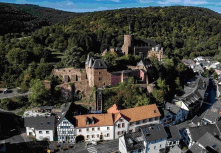 Blick auf Burg Hengebach, © Tourismus NRW e.V. Blick auf Burg Hengebach, © Tourismus NRW e.V.