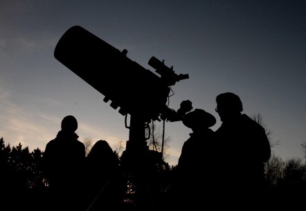 Observation des étoiles, © Silvia Vanselow Observation des étoiles, © Silvia Vanselow