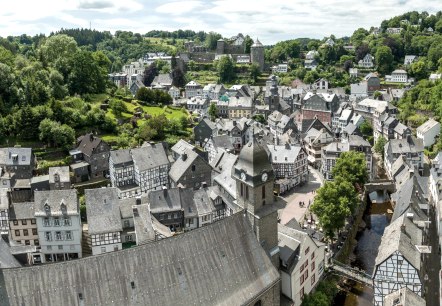 Au-dessus des toits de Monschau, © Eifel-Tourismus GmbH, Dominik Ketz Au-dessus des toits de Monschau, © Eifel-Tourismus GmbH, Dominik Ketz
