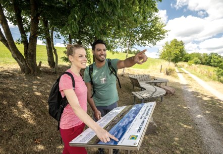 Aire de repos et de découverte sur le sentier de l'Eifel, © Eifel Tourismus GmbH, Dominik Ketz Aire de repos et de découverte sur le sentier de l'Eifel, © Eifel Tourismus GmbH, Dominik Ketz