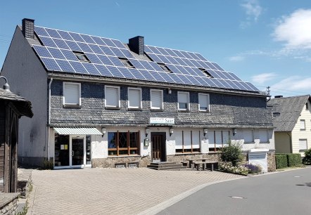 Dorfladen mit Gaststätte in Reudelsterz, © Foto: Svenja Schulze-Entrup, Quelle: Touristik-Büro Vordereifel Dorfladen mit Gaststätte in Reudelsterz, © Foto: Svenja Schulze-Entrup, Quelle: Touristik-Büro Vordereifel