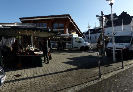 Direktvermarkter auf dem Wochenmarkt, © GesundLand Vulkaneifel Direktvermarkter auf dem Wochenmarkt, © GesundLand Vulkaneifel