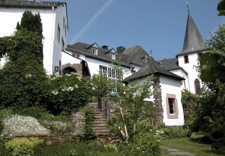 Vue extérieure du restaurant, © Nordeifel Tourismus GmbH & Burghaus und Villa Kronenburg Vue extérieure du restaurant, © Nordeifel Tourismus GmbH & Burghaus und Villa Kronenburg