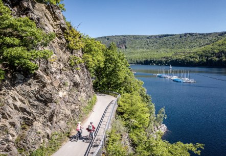 Auf dem RurUfer-Radweg zwischen Woffelsbach & Eschauel, © grünemtropole e.V. - Dennis Stratmann Auf dem RurUfer-Radweg zwischen Woffelsbach & Eschauel, © grünemtropole e.V. - Dennis Stratmann