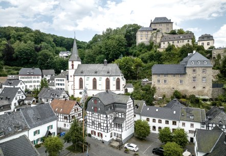 Vorschaubild Historischer Ortskern Blankenheim - Eifel Tourismus GmbH, Dennis Stratmann, © Eifel Tourismus GmbH, Dennis Stratmann Vorschaubild Historischer Ortskern Blankenheim - Eifel Tourismus GmbH, Dennis Stratmann, © Eifel Tourismus GmbH, Dennis Stratmann