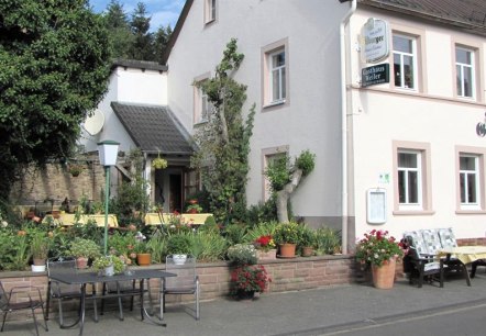 Gasthaus mit Terrasse Gasthaus mit Terrasse