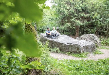 Pause an Kaiser Karls Bettstatt, © Eifel-Tourismus GmbH, shapefruit AG A. Röser Pause an Kaiser Karls Bettstatt, © Eifel-Tourismus GmbH, shapefruit AG A. Röser
