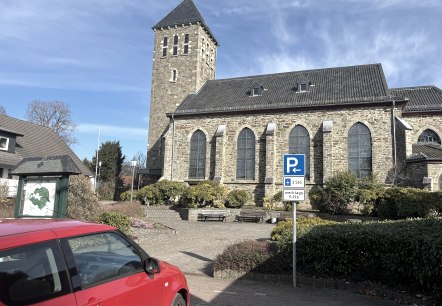 Wanderparkplatz Kirche Kesternich, © Rursee-Touristik GmbH Wanderparkplatz Kirche Kesternich, © Rursee-Touristik GmbH