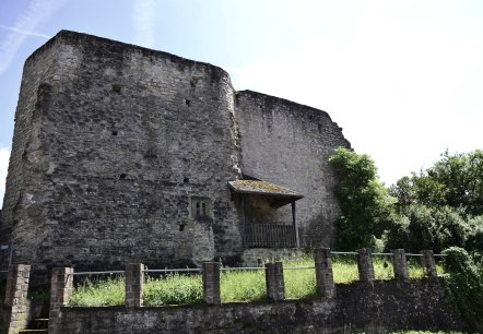 Burgruine Bettingen, © Tourist-Information Bitburger Land Burgruine Bettingen, © Tourist-Information Bitburger Land