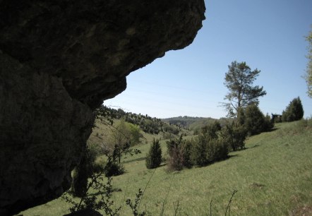 Blick durch Hippelsteinchen, © Touristik GmbH Gerolsteiner Land, Ute Klinkhammer Blick durch Hippelsteinchen, © Touristik GmbH Gerolsteiner Land, Ute Klinkhammer