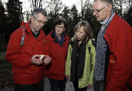 Searching for beavers at dusk, © Rureifel-Tourismus e.V._Giesen Searching for beavers at dusk, © Rureifel-Tourismus e.V._Giesen
