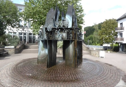 Brunnen am Teichplatz, Prüm, © Tourist-Information Prümer Land Brunnen am Teichplatz, Prüm, © Tourist-Information Prümer Land