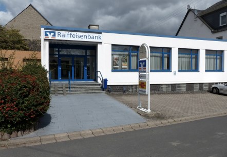 Raiffeisenbank in Kehrig, © Foto: Svenja Schulze-Entrup, Quelle: Touristik-Büro Vordereifel Raiffeisenbank in Kehrig, © Foto: Svenja Schulze-Entrup, Quelle: Touristik-Büro Vordereifel