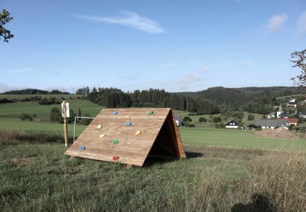 Parcours Kletterwand, © GesundLand Vulkaneifel Parcours Kletterwand, © GesundLand Vulkaneifel