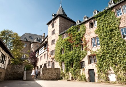 Burg Blankenheim Innenhof, © Eifel Tourismus GmbH, Dominik Ketz Burg Blankenheim Innenhof, © Eifel Tourismus GmbH, Dominik Ketz