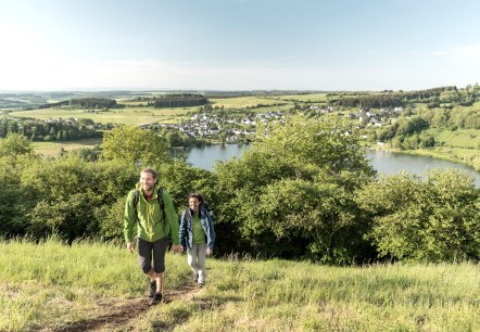 Wandern am Schalkenmehrener Maar, © Eifel Tourismus GmbH, D. Ketz Wandern am Schalkenmehrener Maar, © Eifel Tourismus GmbH, D. Ketz