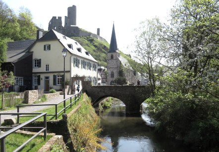 Pfarrkirche im Frühling, © Foto: Svenja Schulze-Entrup, Quelle: Touristik-Büro Vordereifel Pfarrkirche im Frühling, © Foto: Svenja Schulze-Entrup, Quelle: Touristik-Büro Vordereifel