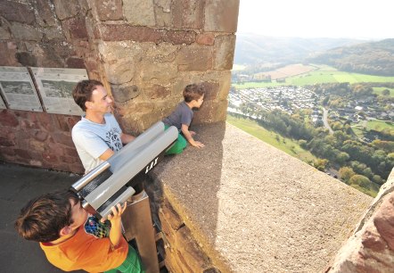 Blick von der Burg Nideggen ins Rurtal, © Rureifel-Tourismus e.V. | Roman Hövel Blick von der Burg Nideggen ins Rurtal, © Rureifel-Tourismus e.V. | Roman Hövel