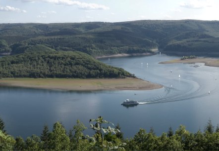 Die Radtour Eifel-Höhen-Route führt am Rursee entlang, © Eifel Tourismus GmbH/P. Jacob Die Radtour Eifel-Höhen-Route führt am Rursee entlang, © Eifel Tourismus GmbH/P. Jacob