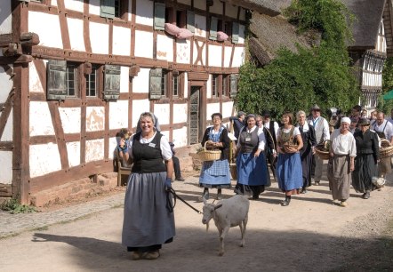 Bäuerin mit Ziege, © LVR-Freilichtmuseum Bäuerin mit Ziege, © LVR-Freilichtmuseum