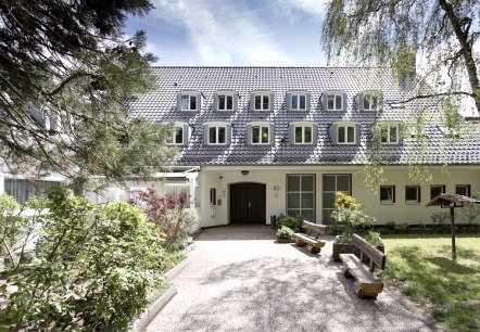 Entrance, © Nordeifel Tourismus GmbH & Jugendherberge Bad Münstereifel Entrance, © Nordeifel Tourismus GmbH & Jugendherberge Bad Münstereifel