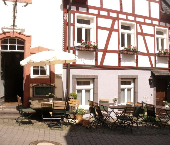 Café Plüsch Außenbereich 1