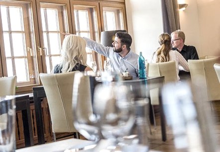 une atmosphère conviviale pour les repas, © Restaurant Kaiserblick une atmosphère conviviale pour les repas, © Restaurant Kaiserblick