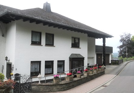 Ferienwohung am Felsenpfad - Außenansicht, © Touristik GmbH Gerolsteiner Land > A. Kube Ferienwohung am Felsenpfad - Außenansicht, © Touristik GmbH Gerolsteiner Land > A. Kube