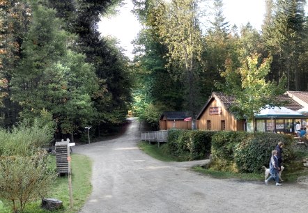 Besucherzentrum Teufelsschlucht mit Waldterrasse, © Felsenland Südeifel Tourismus GmbH Besucherzentrum Teufelsschlucht mit Waldterrasse, © Felsenland Südeifel Tourismus GmbH