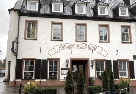 Buitenaanzicht van de schone verbrandingshut, © Tourist-Information Wittlich Stadt & Land Buitenaanzicht van de schone verbrandingshut, © Tourist-Information Wittlich Stadt & Land