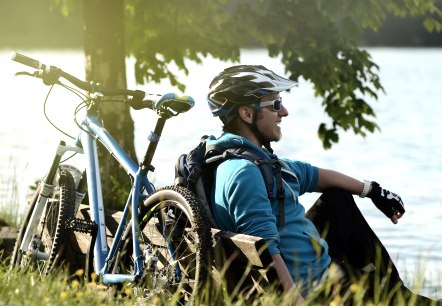 Break at the lake, © fotolia Break at the lake, © fotolia
