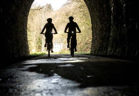 Durch den Tunnel bie Neuerburg, © Eifel Tourismus GmbH, Dominik Ketz Durch den Tunnel bie Neuerburg, © Eifel Tourismus GmbH, Dominik Ketz