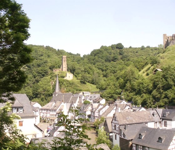 Dorf mit Philippsburg