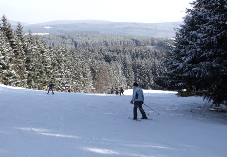 Wintersport am Schwarzen Mann, © Tourist-Information Prüm, Archivfoto Wintersport am Schwarzen Mann, © Tourist-Information Prüm, Archivfoto