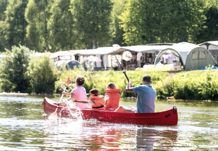 Familien-Kanutourauf der Sauer, © Felsenland Südeifel Tourismus GmbH Familien-Kanutourauf der Sauer, © Felsenland Südeifel Tourismus GmbH