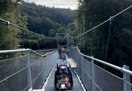 Swiss Trac auf der Hängebrücke bei Irrel, © Naturpark Südeifel, Ansgar Dondelinger Swiss Trac auf der Hängebrücke bei Irrel, © Naturpark Südeifel, Ansgar Dondelinger