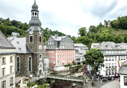 Old town of Monschau with the Red House, © Eifel-Tourismus GmbH, Dominik Ketz Old town of Monschau with the Red House, © Eifel-Tourismus GmbH, Dominik Ketz