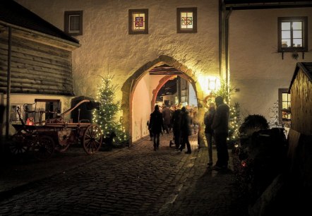 Kronenburger Weihnachtsmarkt, © Vereinsgemeinschaft Kronenburger Weihnachtsmarkt Kronenburger Weihnachtsmarkt, © Vereinsgemeinschaft Kronenburger Weihnachtsmarkt